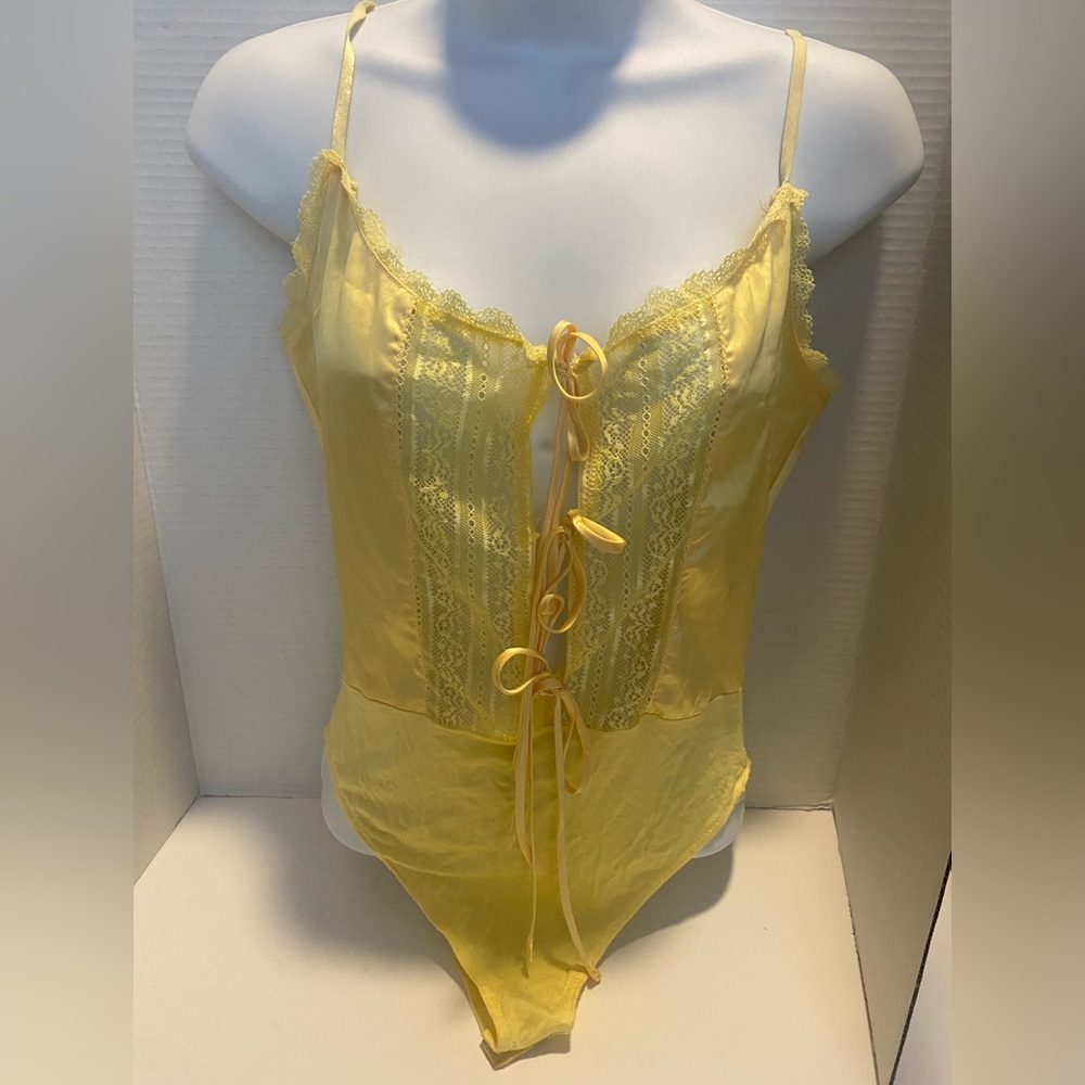 Graffiti Yellow Lace-Up Satin Bodysuit/Camisole Adjustable Straps Size Small